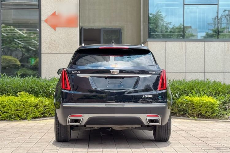 Used Cadillac XT5 2021 28T Luxury Model Exterior 3