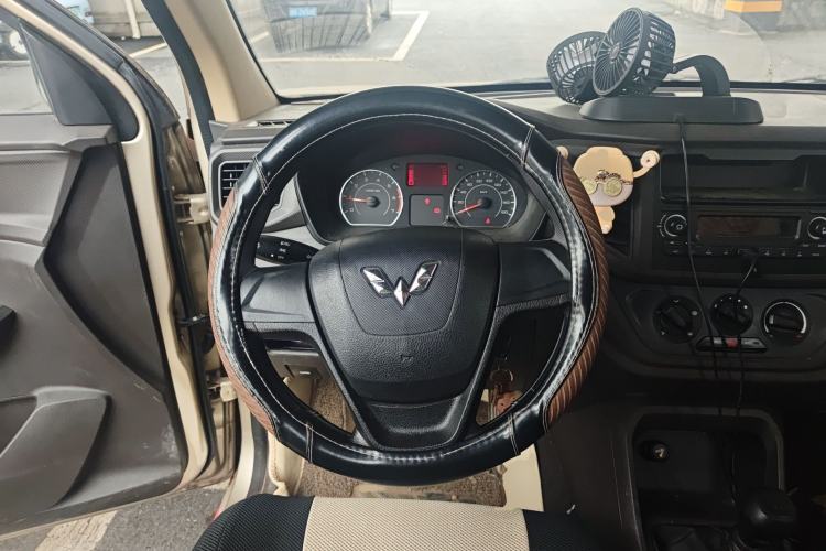 Used Wuling Hongguang V 2019 1.5L Base Version China VI LAR
