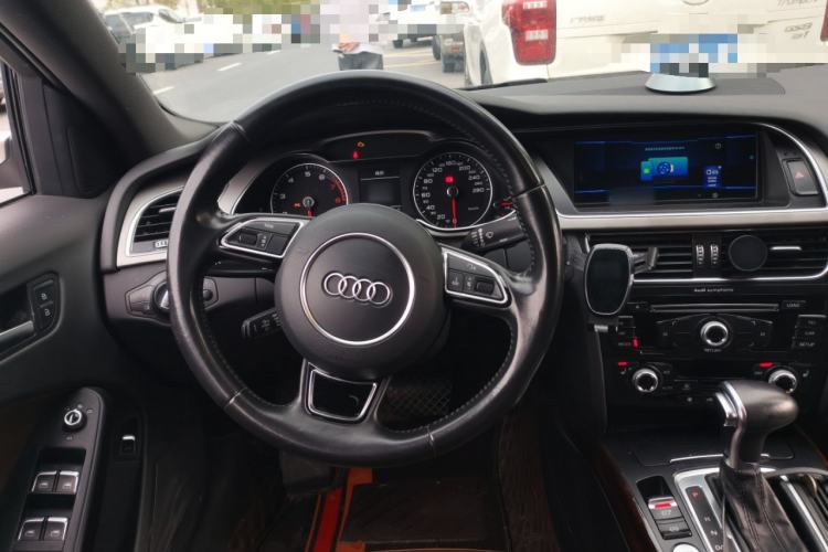 Used Audi A4L 2016 35 TFSI Collection Edition S line Comfort Model Steering Wheel