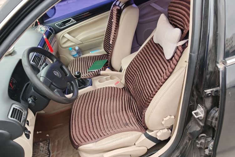 Used Volkswagen Passat 2009 2.0L MFI Manual Luxury Edition