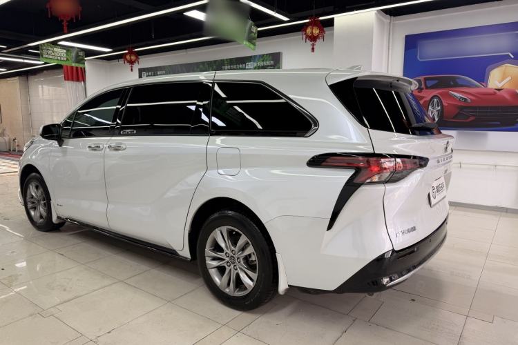 Used Toyota SIENNA 2024 2.5L Hybrid Four-Wheel Drive Luxury Edition Exterior 3