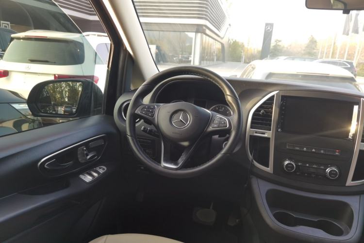Used Mercedes-Benz Vito 2023 2.0T Business Version 7 Seats Steering Wheel