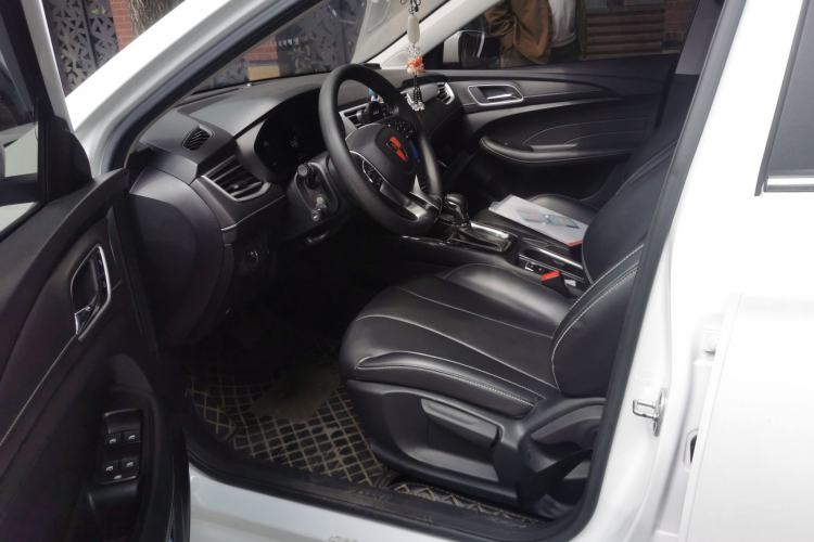 Used Roewe i5 2020 1.5L Automatic 4G Connect Luxury Flagship Edition Driver Seat