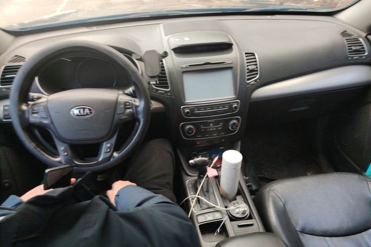 Used Kia Sorento 2013 2.2T 7-seat Diesel Luxury Edition Center Console