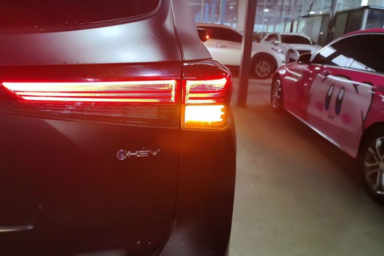 Used Toyota Crown Kluger 2024 2.5L HEV Four-Wheel Drive Flagship Edition Right Rear Taillight