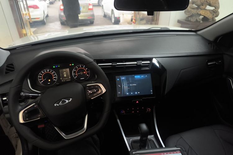 Used Chery Tiggo 3X 2021 Diamond Edition 1.5L CVT 3-Carat Center Console