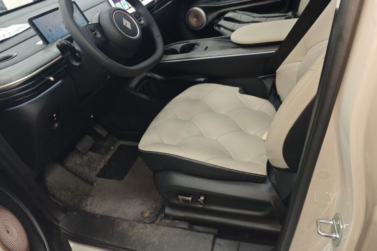 Used Baojun Cloud 2023 460 Max Lingxi Version Left Front Seat