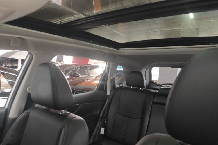 Used Nissan X-Trail 2015 2.0L CVT Comfort MAX Edition 2WD
