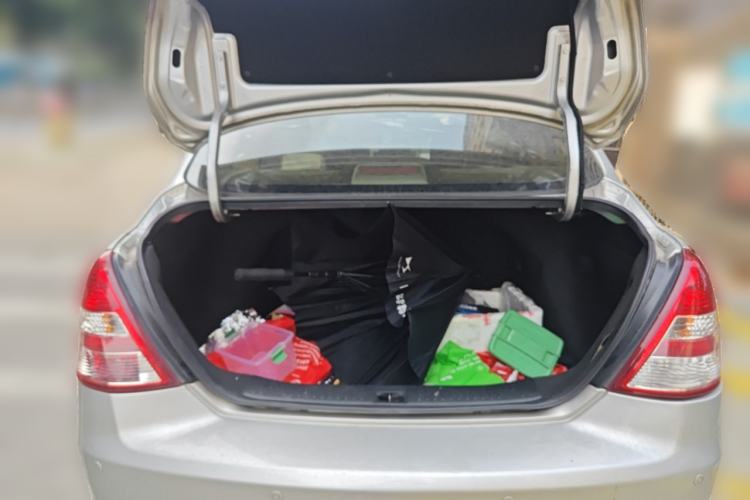 Used Nissan Tiida Sedan 2008 1.6L Manual Fashion Edition Trunk