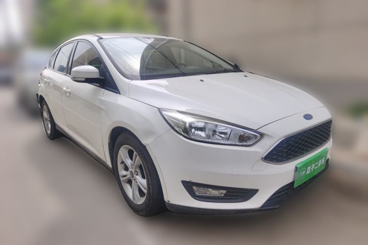Used Ford Focus 2015 Hatchback 1.6L Automatic Comfort Model Front Right 45 Deg