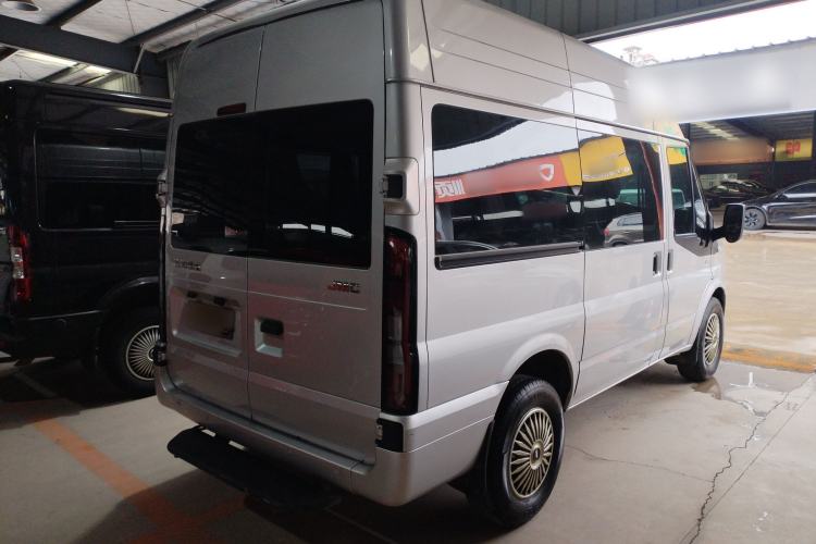 Used JMC Fushun 2022 2.0T Manual Multi-Function Passenger Vehicle Short Wheelbase Mid-Height Roof 6-Seater