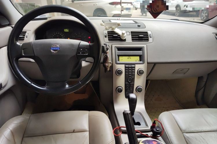 Used Volvo S40 2011 2.0L Automatic ZhiShang Edition
