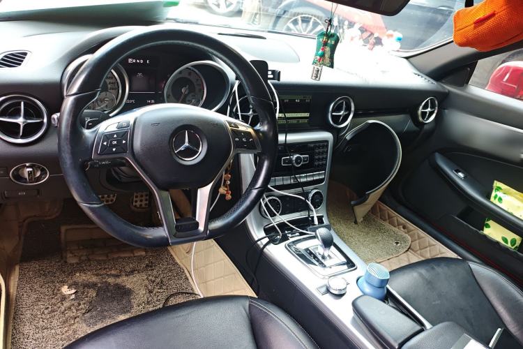 Used Mercedes-Benz SLK-Class 2011 SLK 200 Fashion Model Center Console