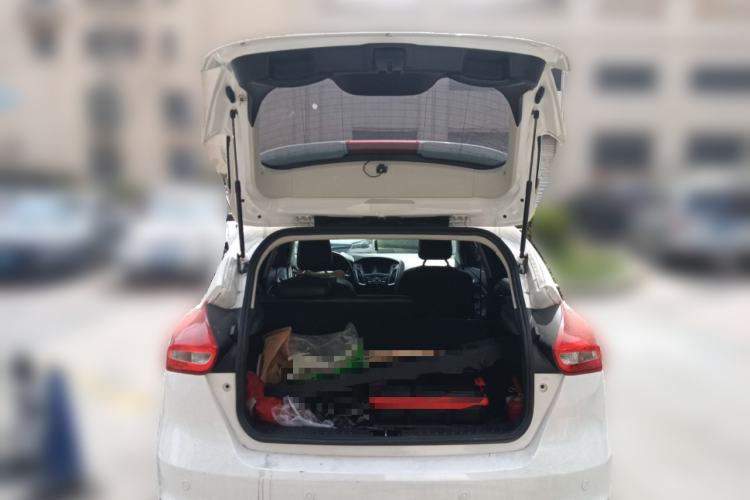 Used Ford Focus 2017 Hatchback 1.6L Automatic Fashion Edition Smart Drive Version
