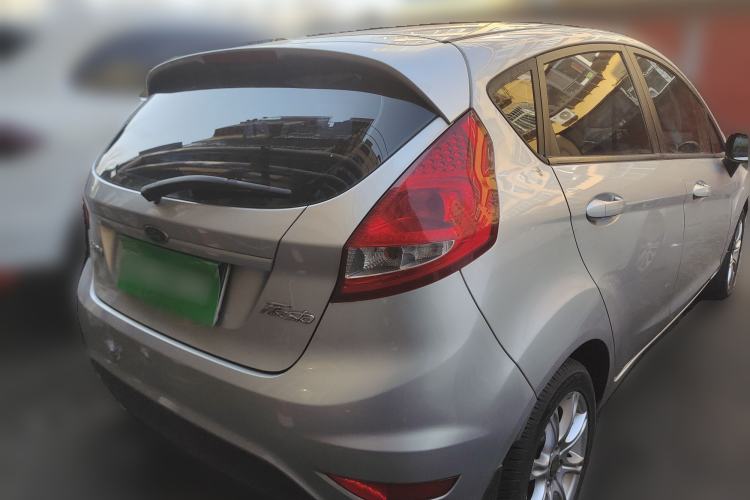 Used Ford Fiesta 2009 Hatchback 1.5L Manual Fashion Edition Rear Right 45 Deg