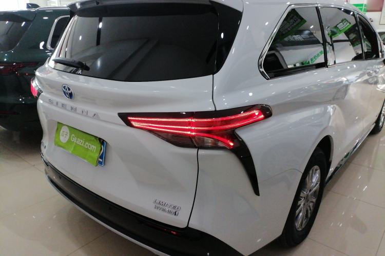 Used Toyota SIENNA 2021 2.5L Hybrid Premium Edition