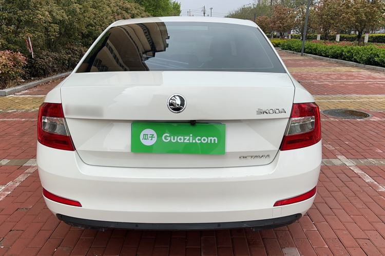 Used Skoda Octavia 2015 1.6L Automatic Yijie Edition Exterior 6