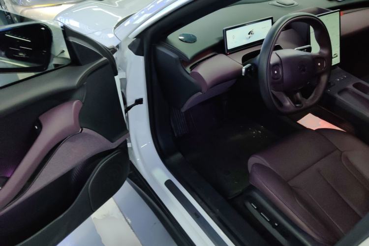 Used Nio ET5 2024 75 kWh Driver Seat