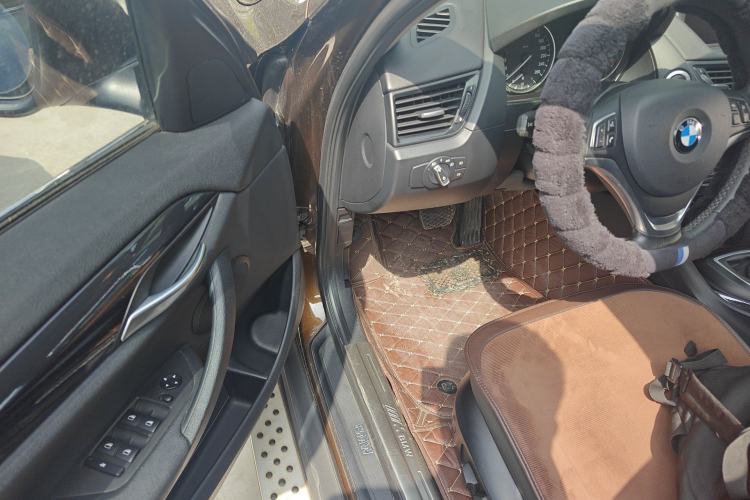 Used BMW X1 2015 sDrive18i Leading Edition
