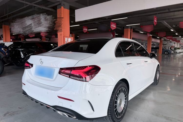 Used Mercedes-Benz A-Class 2020 Restyled A 200 L Sport Sedan Fashion Version Exterior 4