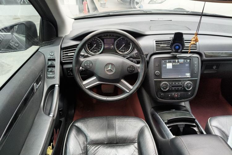 Used Mercedes-Benz R-Class 2017 R 320 4MATIC Business Edition Prestige Model