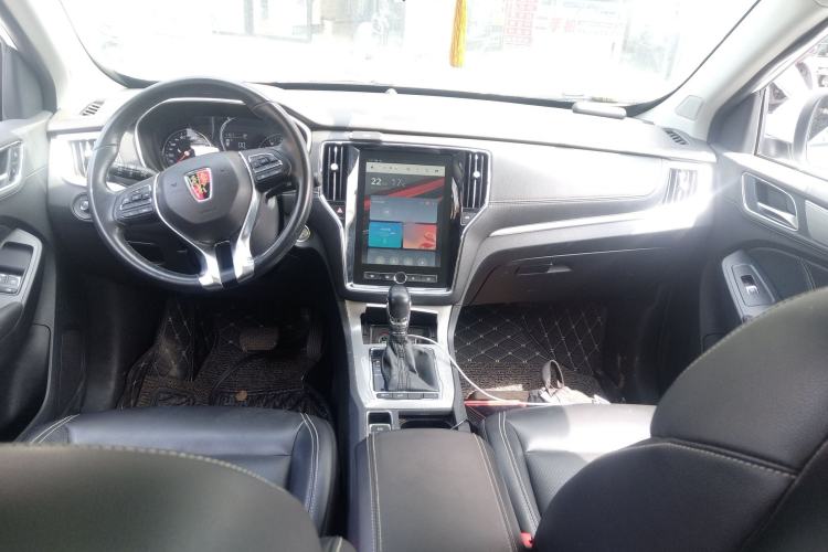 Used Roewe RX5 2018 20T Two-Wheel Drive Automatic Internet Smart Edition
