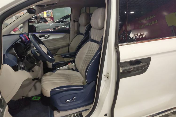 Used Roewe iMAX8 2021 400TGI Supreme Series Prestige Edition
