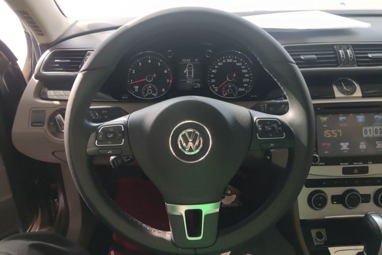 Used Volkswagen Magotan 2015 1.8TSI Luxury Model Steering Wheel
