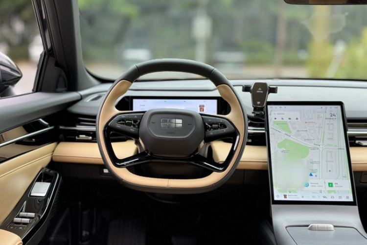 Used Geely Galaxy L6 2024 125km PLUS Dragon Edition