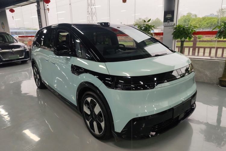 Used Zeekr MIX 2025 Intelligent Driving Version Front Right 45 Deg