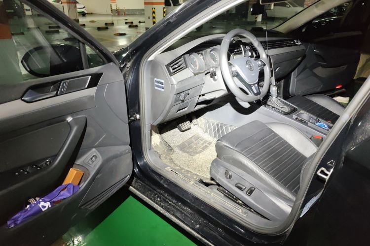 Used Volkswagen Magotan 2017 330TSI DSG Leading Model Driver Seat