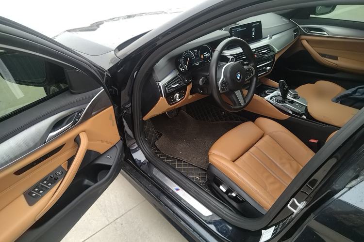 Used BMW 5 Series (Import) 2018 525i M Sport Package
