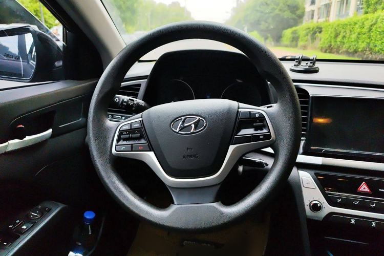 Used Hyundai Elantra (6th Generation / Lingdong) 2016 1.6L Manual ZhiXuan · Dynamic Model
