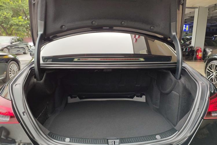 Used Mercedes-Benz E-Class 2022 Revised Version E 300 L Luxury Edition Trunk