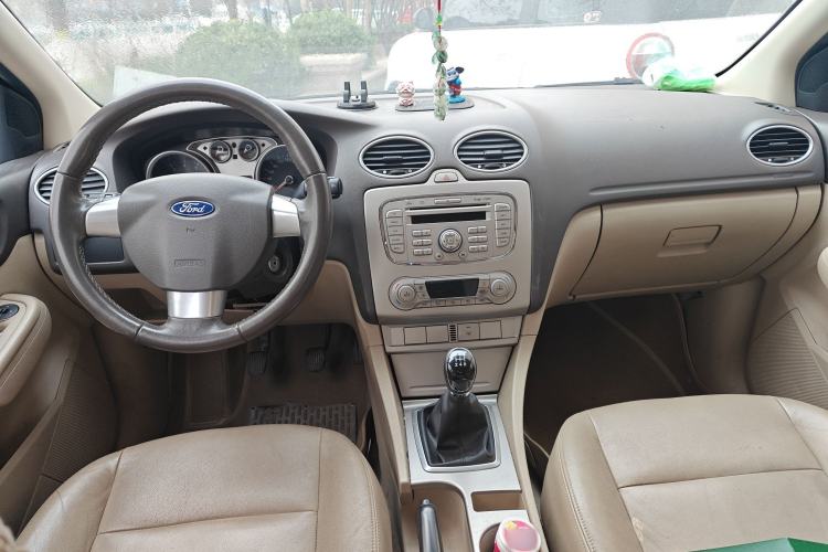 Used Ford Focus 2013 Hatchback Classic 1.8L Manual Fashion Edition
