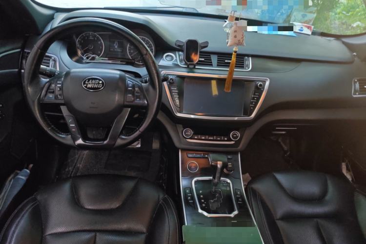 Used Land X7 2015 2.0T Panoramic Prestige Edition Center Console