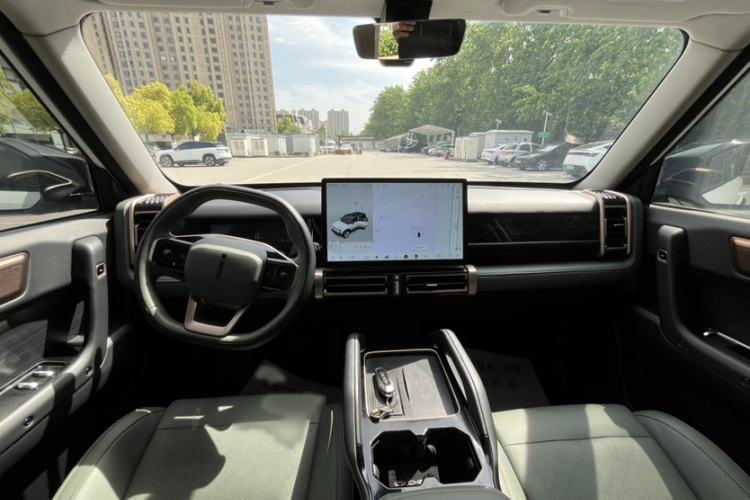 Used iCAR 03 2024 401km Two-Wheel Drive Standard Advanced Version Interior 8