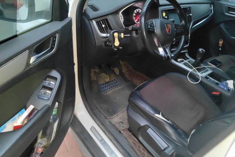 Used Roewe RX5 2016 Revised Version 20T Two-Wheel Drive Manual Transmission Luxury Edition
