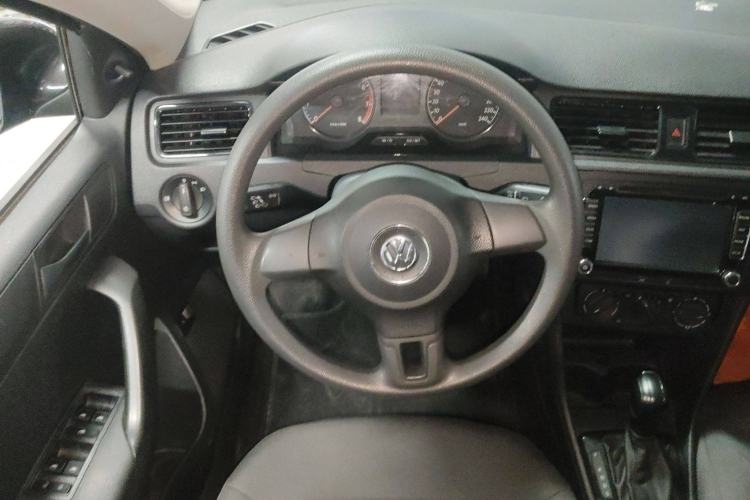 Used Volkswagen Santana 2015 1.6L Automatic Fashion Edition Steering Wheel