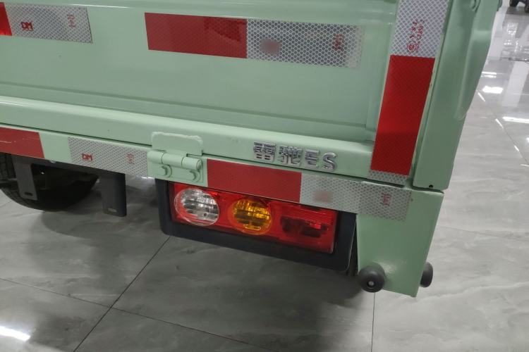 Used REACH MINI Truck 2025 Model 150 km Flatbed—Aggressive Edition
