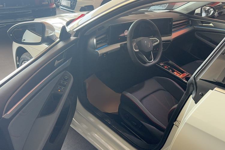 Used Volkswagen Lamando 2024 Lavida L 280TSI DSG Cool & Spicy Edition
