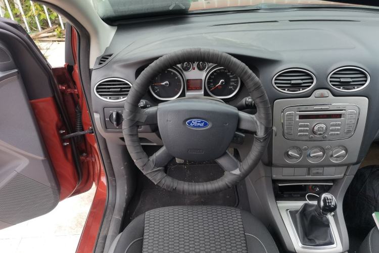 Used Ford Focus 2013 Hatchback Classic 1.8L Manual Base Model