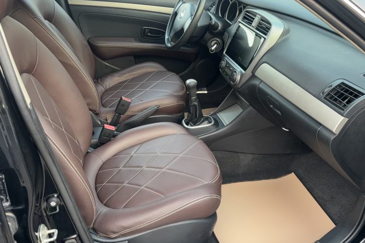 Used Nissan Sylphy 2016 Classic 1.6XE Manual Comfort Edition Interior 1