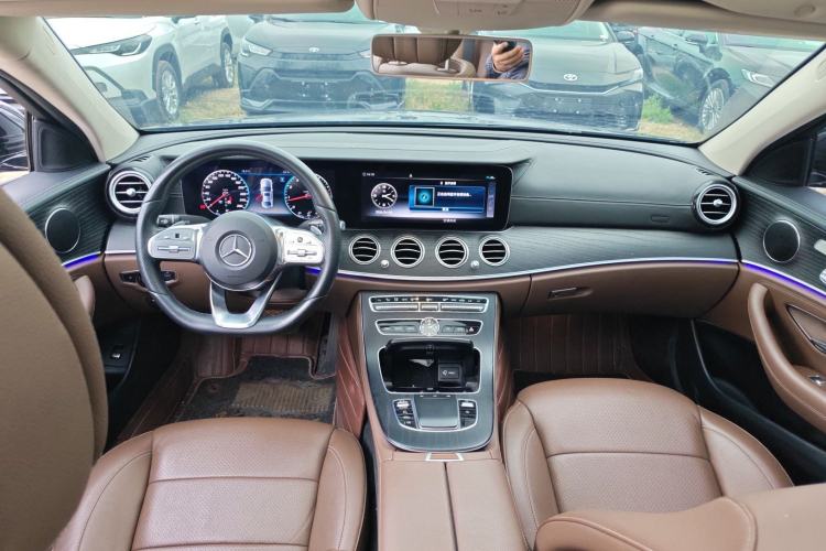 Used Mercedes-Benz E-Class 2019 Restyled E 300 L Sporty and Stylish Edition Center Console