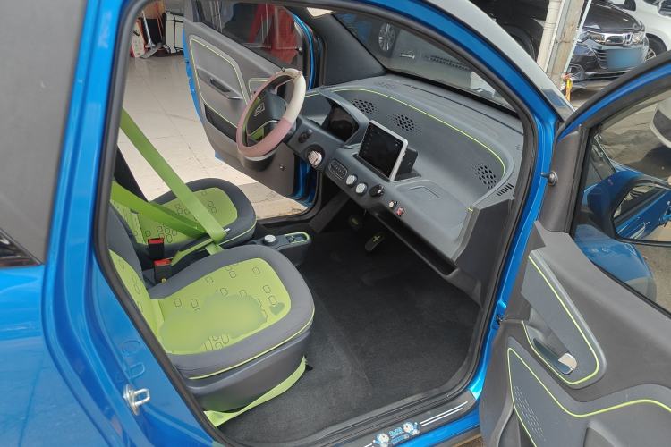 Used Baojun E100 2020 305KM Smart Drive Version Right Front Seat