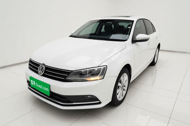 Used Volkswagen Sagitar 2015 1.6L Manual Comfort Model