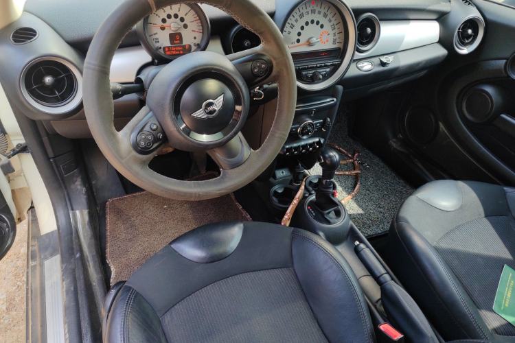 Used MINI 2012 1.6L COOPER Baker Street Center Console