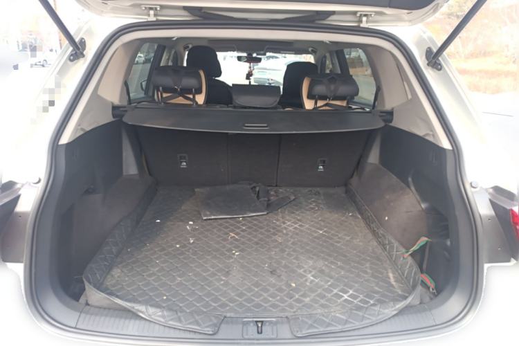 Used Volkswagen Tiguan L 2017 330TSI Automatic Two-Wheel Drive Luxury Edition Trunk