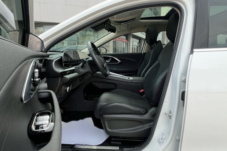 Used EXEED Lingyun 2024 300T Two-Wheel Drive Starlight Edition Interior 4