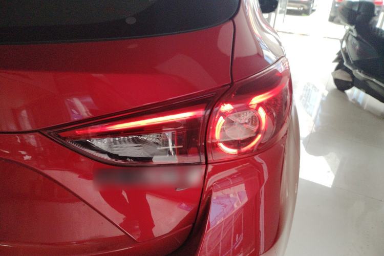 Used Mazda 3 Axela 2017 Hatchback 1.5L Automatic Luxury Model Emission Standard China V